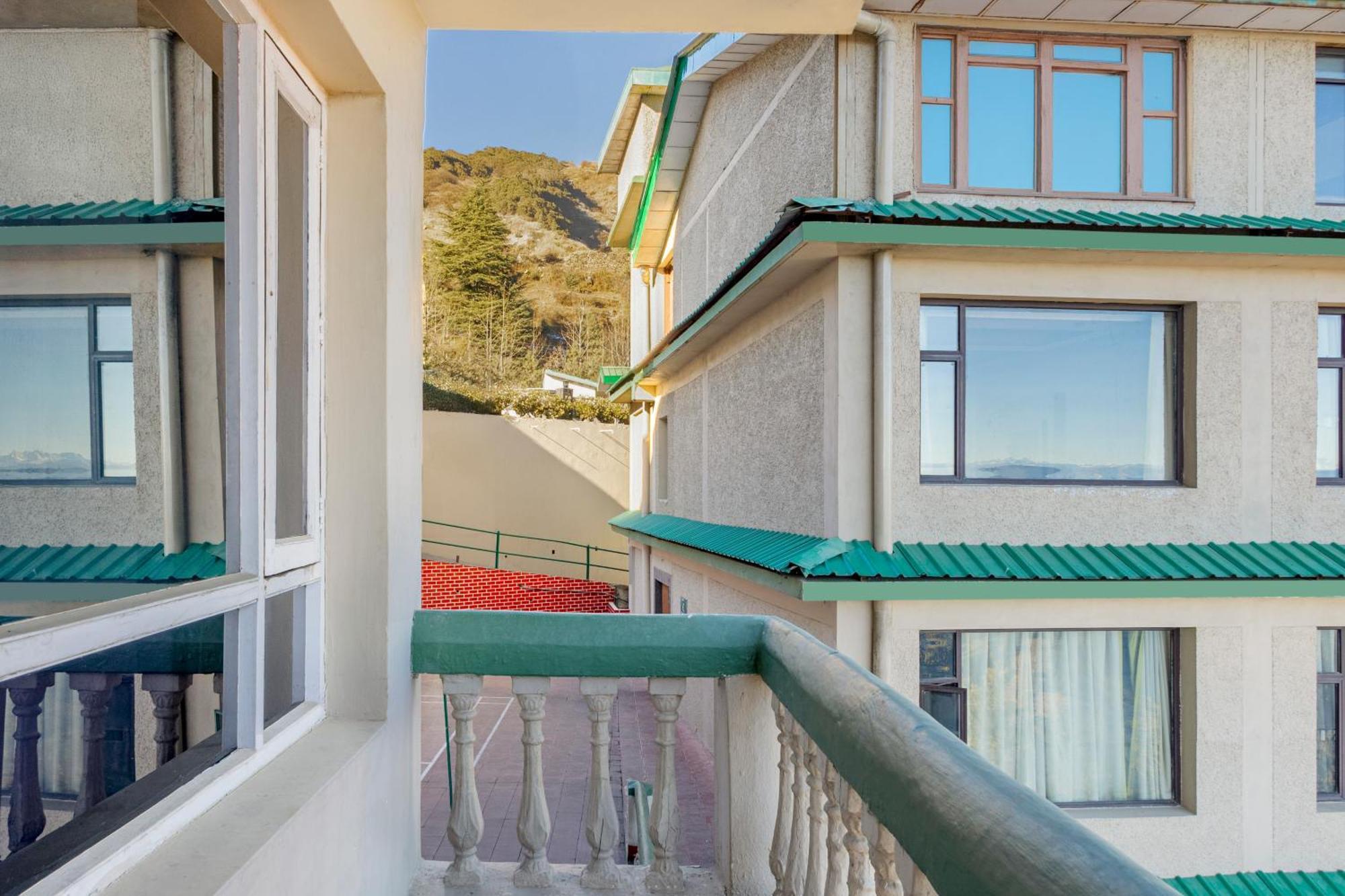 Sterling Kufri Hotel Exterior photo